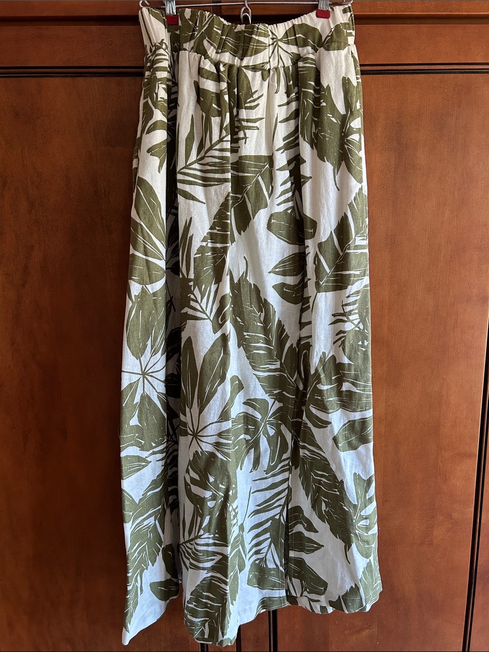 Abercrombie & Fitch Olive and White Tropical Leaf Maxi Skirt medium